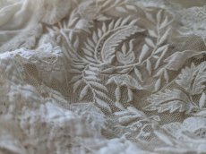 画像3: フランスアンティーク　白糸刺繍とレースのボネ (3)