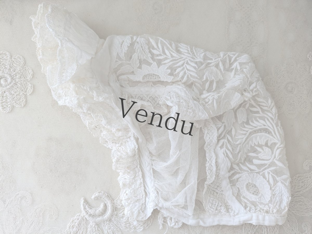 画像4: フランスアンティーク　白糸刺繍とレースのボネ (4)