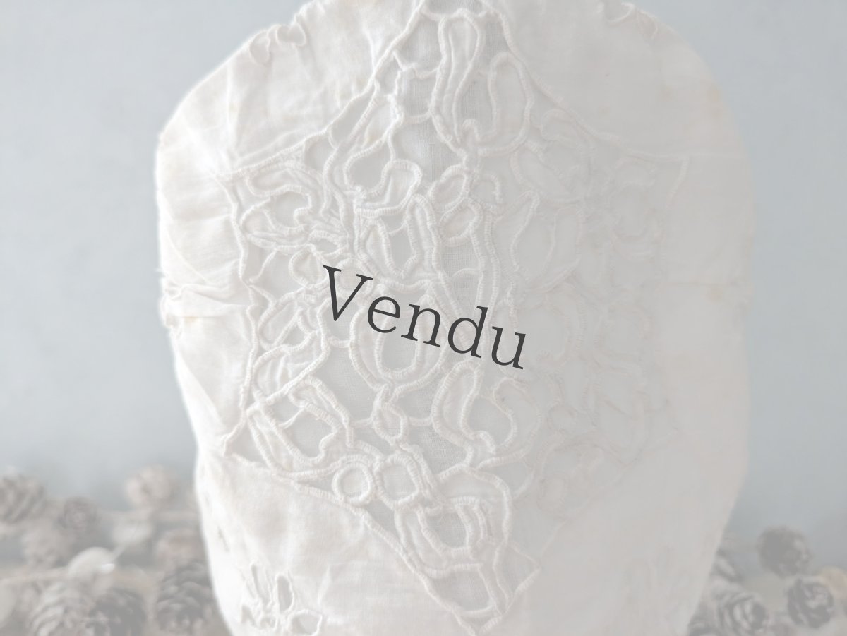 画像7: フランスアンティーク　ヤドリギの刺繍の小さなボネ (7)