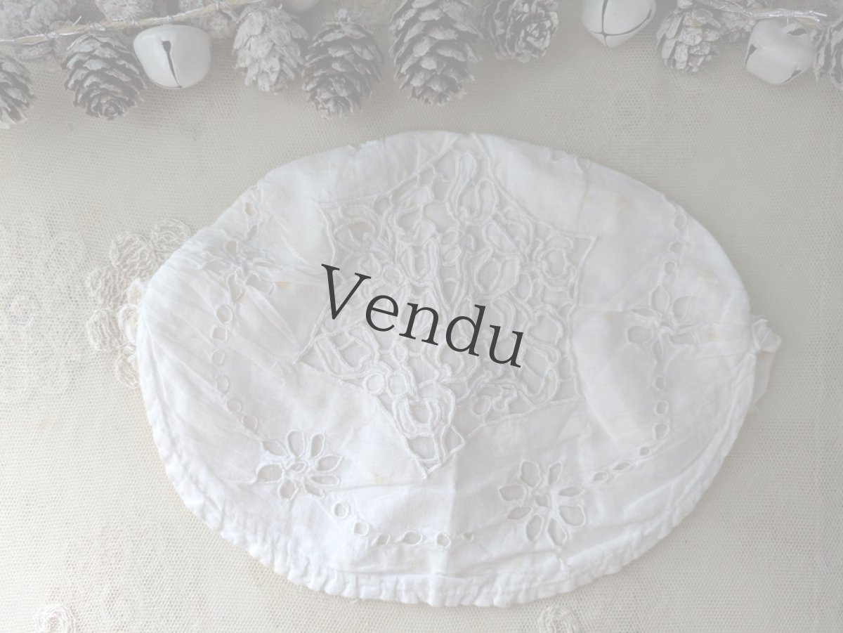 画像3: フランスアンティーク　ヤドリギの刺繍の小さなボネ (3)