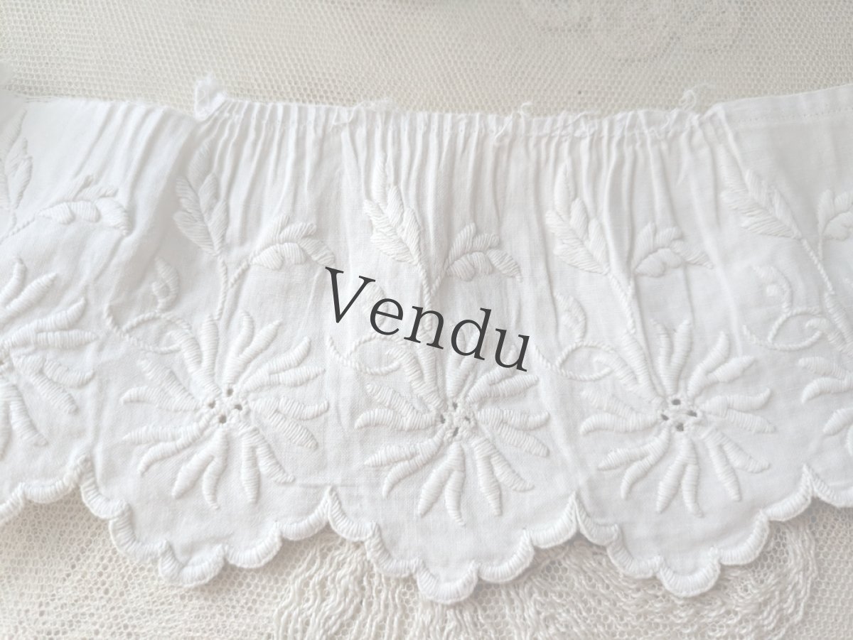 画像4: フランスアンティーク 白糸刺繍スカラップ生地 お花B 325cm (4)