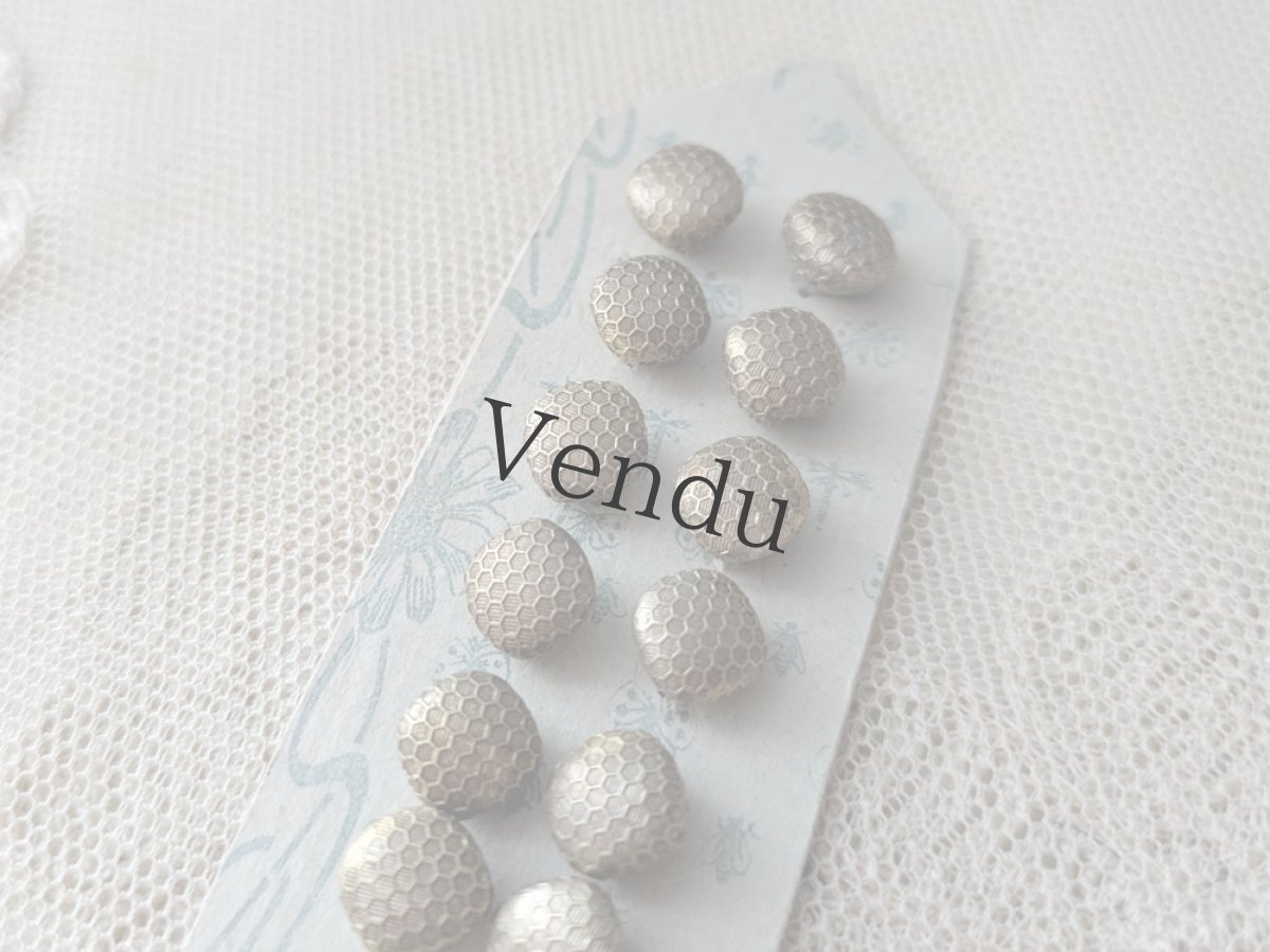 画像3: フランス 1900年前後 ゴールドメタルボタンシート 8mm (3)