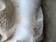 画像4: フランスアンティーク 小さなボネとブーツのセット (4)