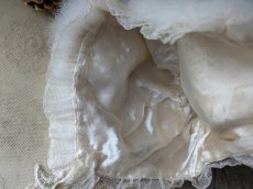 画像9: フランスアンティーク 小さなボネとブーツのセット (9)