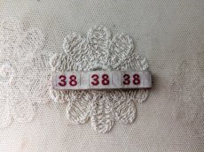 画像3: フランスアンティーク　数字刺繍テープ 《38》 (3)