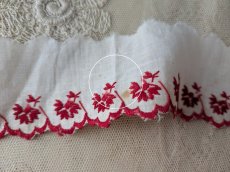 画像6: フランスヴィンテージ　赤糸刺繍スカラップリボン 210cm (6)