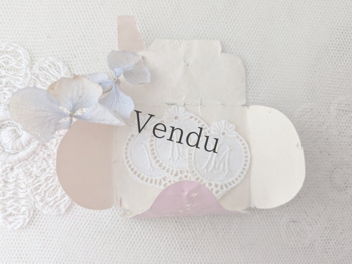 画像3: フランスアンティーク　メダイヨン イニシャル刺繍モノグラム「LM」3枚セット (3)