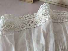 画像3: フランスヴィンテージ　CHイニシャル刺繍入り クッションカバー (3)