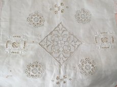画像3: フランスヴィンテージ　カットワーク刺繍ブランケット (3)