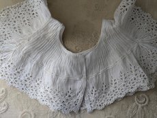 画像5: フランスアンティーク 　カットワーク刺繍のつけ襟 (5)