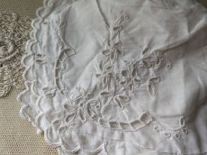 画像2: フランスアンティーク 　カットワーク刺繍の小さなボネ (2)