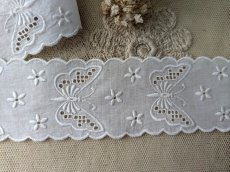 画像2: フランスヴィンテージ　刺繍スカラップレース 蝶 195cm (2)