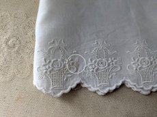 画像5: フランスヴィンテージ　幅広刺繍スカラップレース 花籠 93cm (5)