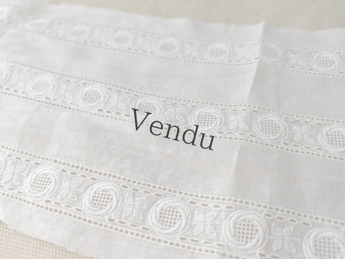 画像3: フランスヴィンテージ　幅広 刺繍レース 3連お花 72cm (3)