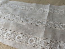 画像3: フランスヴィンテージ　幅広 刺繍レース 3連お花 72cm (3)