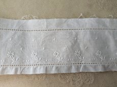 画像2: フランスヴィンテージ　幅広 刺繍レース  小花とドット180cm (2)