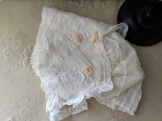 画像1: フランスヴィンテージ　レースと花モチーフのボネ (1)