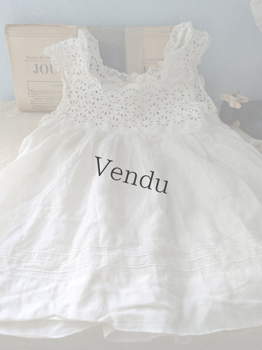 画像4: フランスヴィンテージ　べべのカットワーク刺繍ワンピース (4)