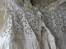 画像11: フランスヴィンテージ　べべのカットワーク刺繍ワンピース (11)