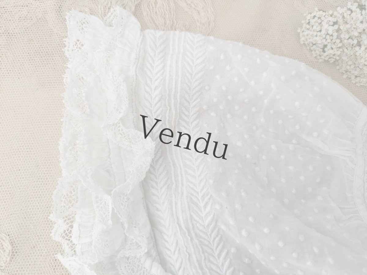 画像2: フランスアンティーク　白糸刺繍とレースのボネ 水玉 (2)