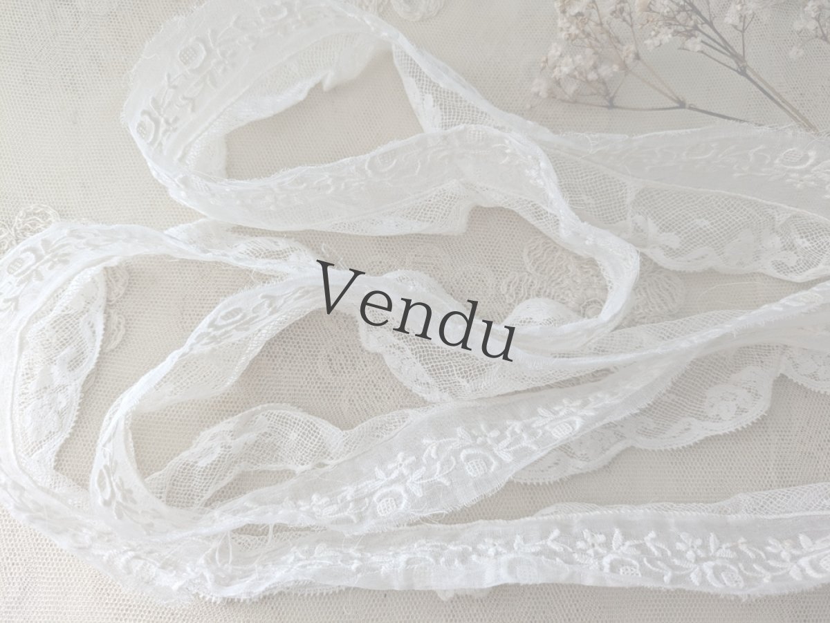 画像5: フランスアンティーク　円形スカラップレース  71cm〜 (5)