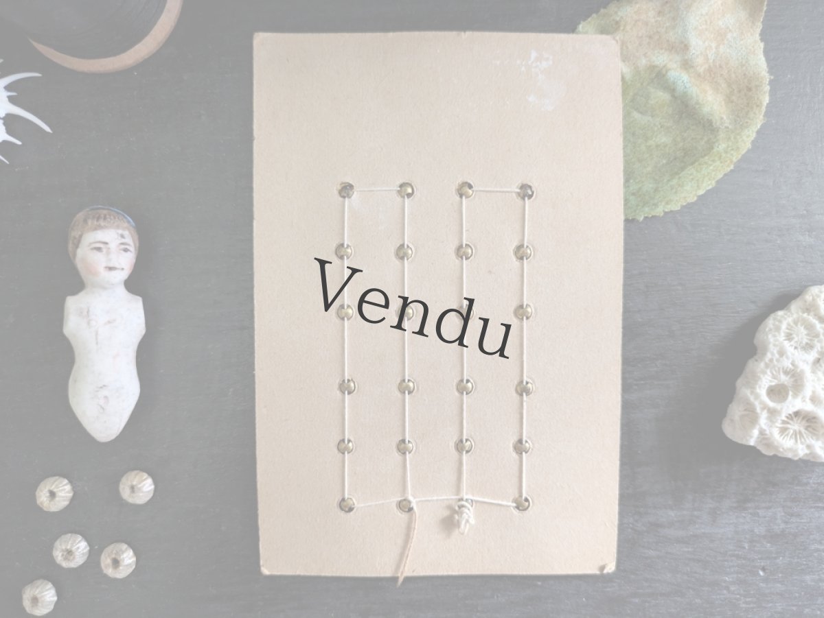 画像5: フランス 1900年前後 ゴールドメタル極小ボタンシート 六角形いばら 8mm (5)