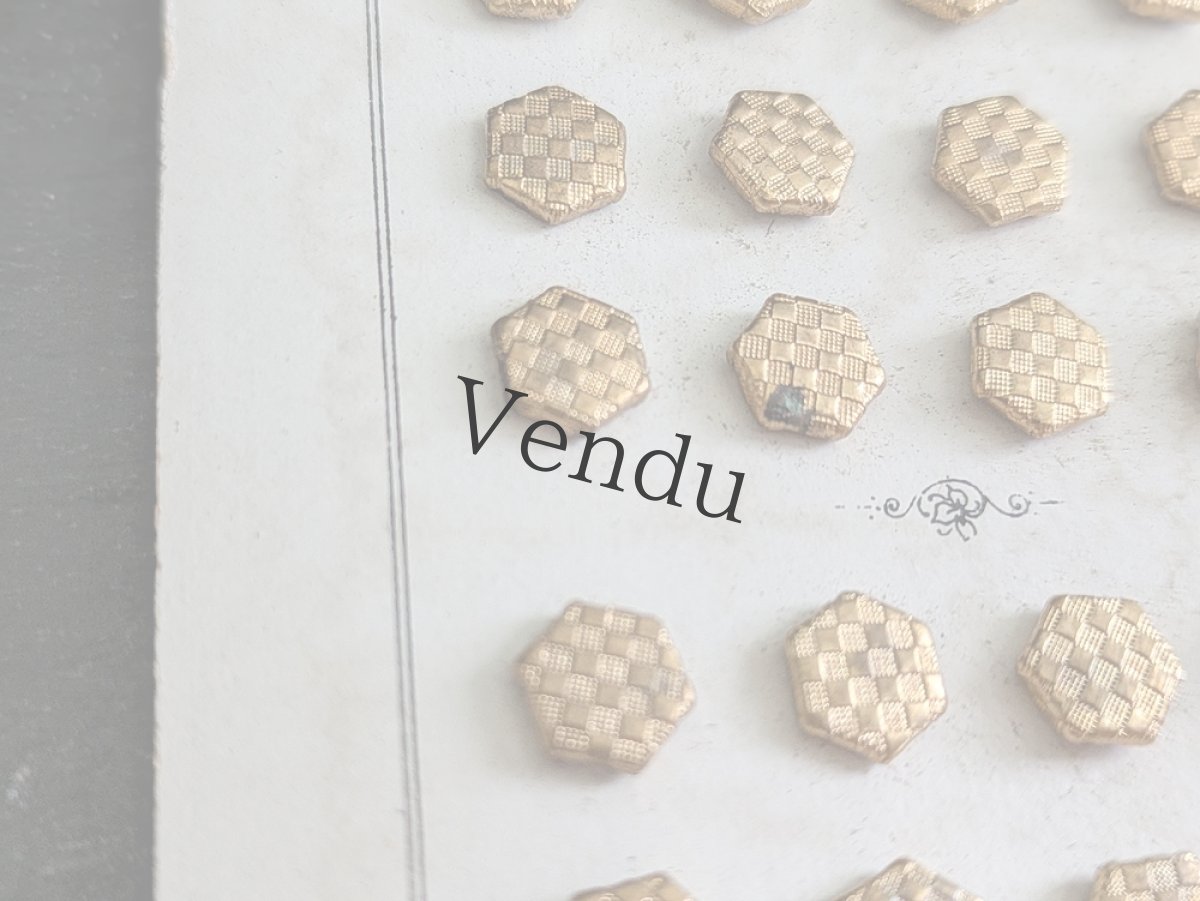 画像6: フランス 1900年前後 ゴールドメタル極小ボタンシート 六角形格子柄 8mm (6)