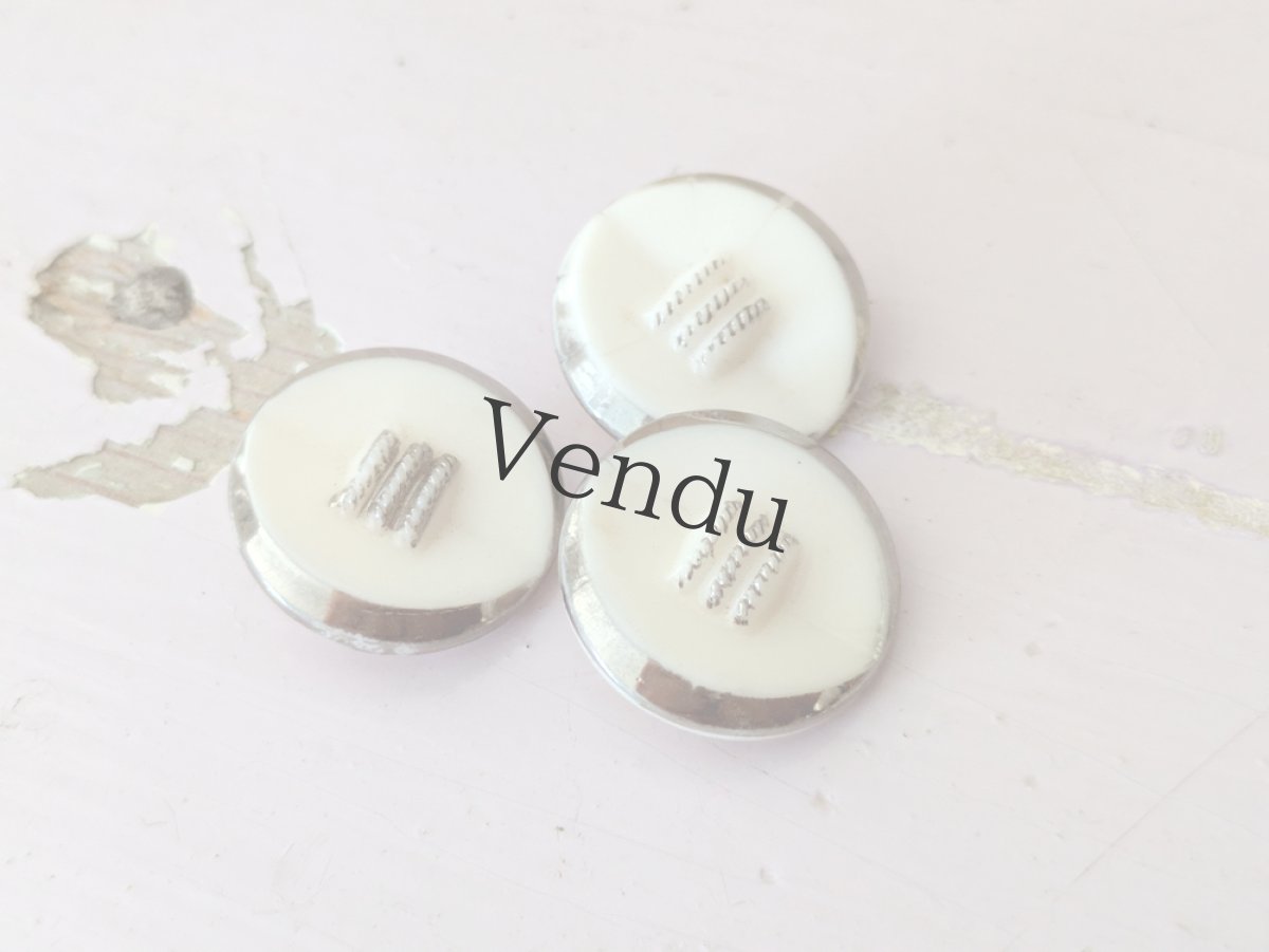 画像2: フランス 1930-40年代 ガラスボタン 白×シルバー 3個セット 22mm (2)