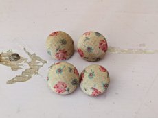 画像1: フランス 1930-50年代 くるみボタン 小花柄 4個セット 17mm (1)