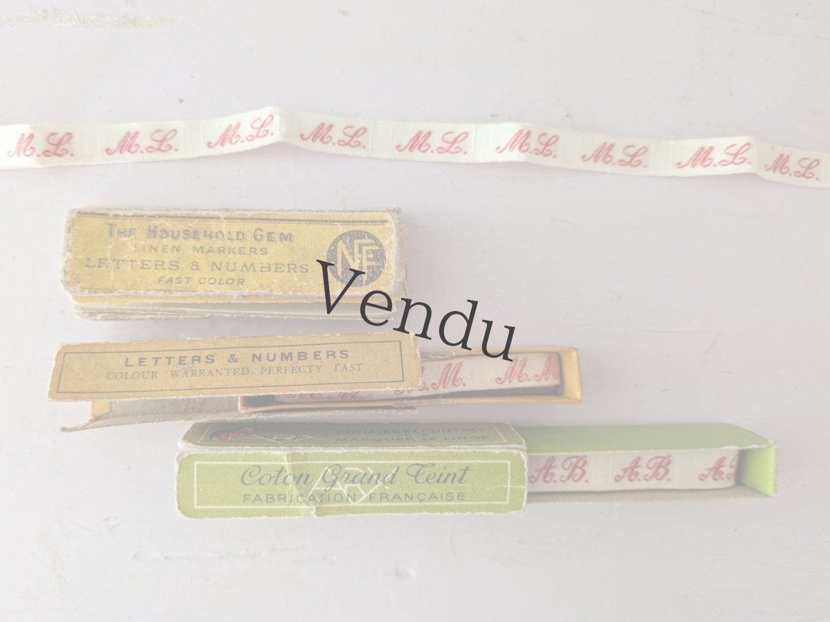 画像9: フランスアンティーク イニシャルテープ《MM》箱入り (9)