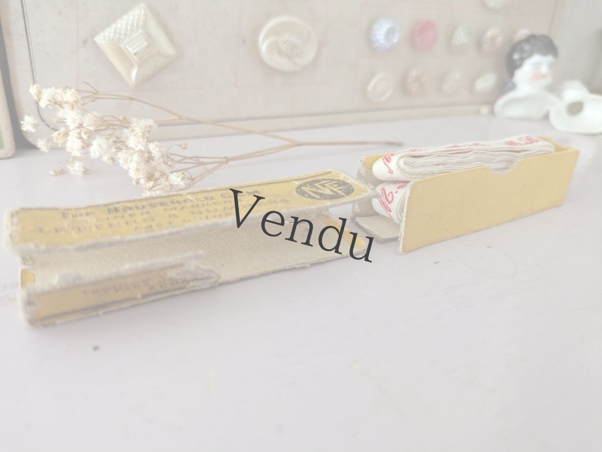 画像4: フランスアンティーク イニシャルテープ《ML》箱入り (4)