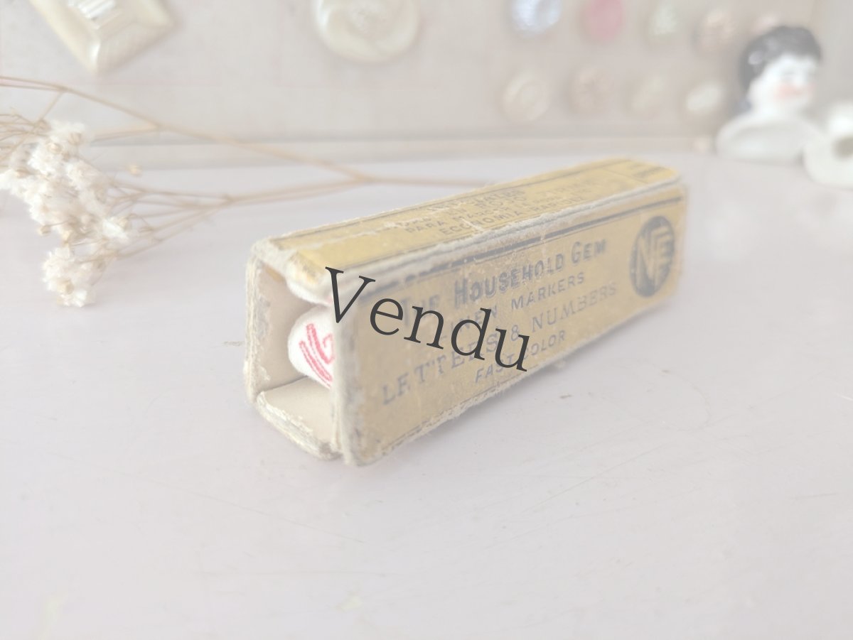 画像5: フランスアンティーク イニシャルテープ《ML》箱入り (5)