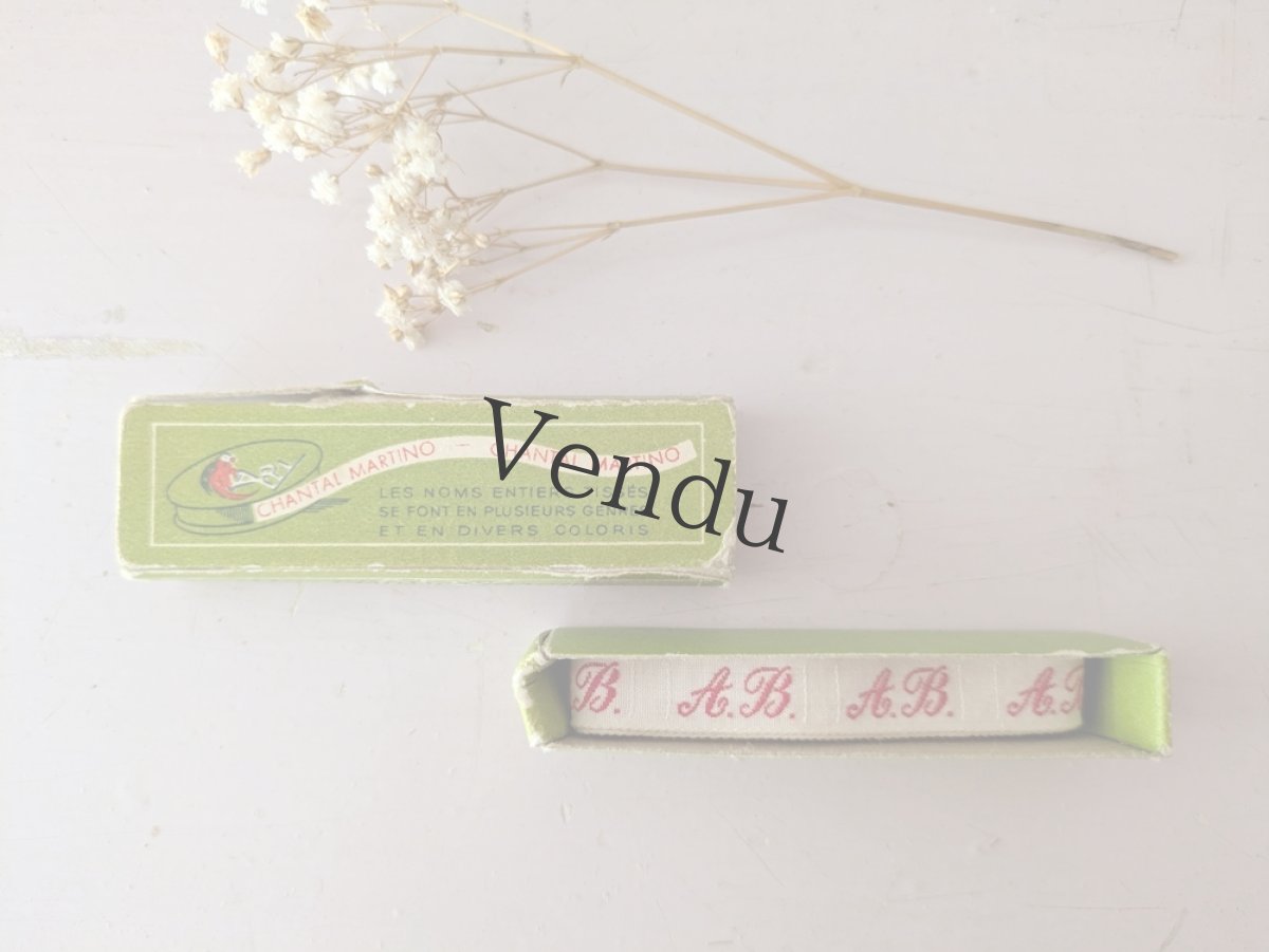 画像3: フランスアンティーク イニシャルテープ《AB》箱入り (3)