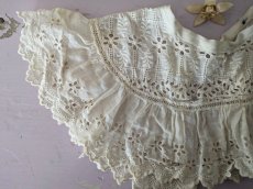 画像2: フランス 1900年前後 刺繍レースの小さなつけ襟 (2)