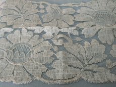 画像2: フランスアンティーク　幅広チュール刺繍レース アネモネ (2)