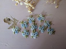 画像1: フランスヴィンテージ　お花のモチーフ 水色 10個セット (1)