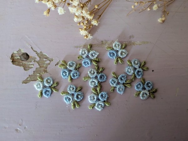 フランスヴィンテージ お花のモチーフ 水色 10個セット