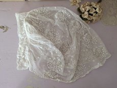 画像1: フランス 19世紀末 白糸刺繍のボネ (1)