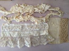 画像2: フランスアンティーク　はぎれパーツセット＋ばらのトリム＋貝ボタンつき (2)
