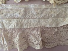 画像4: フランスアンティーク　はぎれパーツセット＋ばらのトリム＋貝ボタンつき (4)