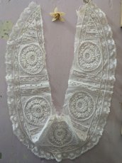 画像4: フランスアンティーク　白糸刺繍とヴァランシエンヌレースのはぎれパーツ (4)