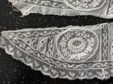 画像6: フランスアンティーク　白糸刺繍とヴァランシエンヌレースのはぎれパーツ (6)