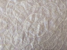 画像1: フランスアンティーク　ノルマンディレースのドイリー 45×42cm (1)