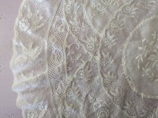 画像4: フランスアンティーク　ノルマンディレースのドイリー 45×42cm (4)