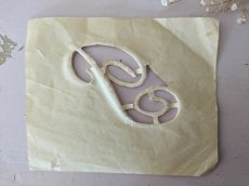 画像4: フランスアンティーク　Plumetis-Express 刺繍イニシャルシート "P" No.5 (4)