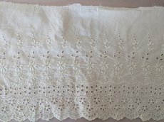 画像1: フランスヴィンテージ　カットワーク刺繍幅広レース 100cm (1)