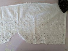 画像4: フランスヴィンテージ　カットワーク刺繍幅広レース 100cm (4)