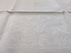 画像4: フランスアンティーク イニシャル手刺繍R ダマスク織リネンクロス (4)
