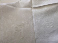 画像7: フランスアンティーク イニシャル手刺繍R ダマスク織リネンクロス (7)