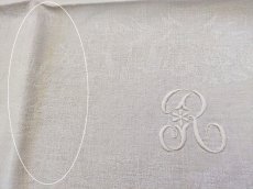 画像11: フランスアンティーク イニシャル手刺繍R ダマスク織リネンクロス (11)